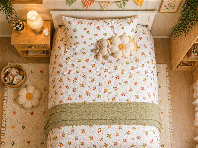 Детское постельное бельё Сладкие Сны(Sweet Dreams) Красные Ягодки(на резинке + молния)